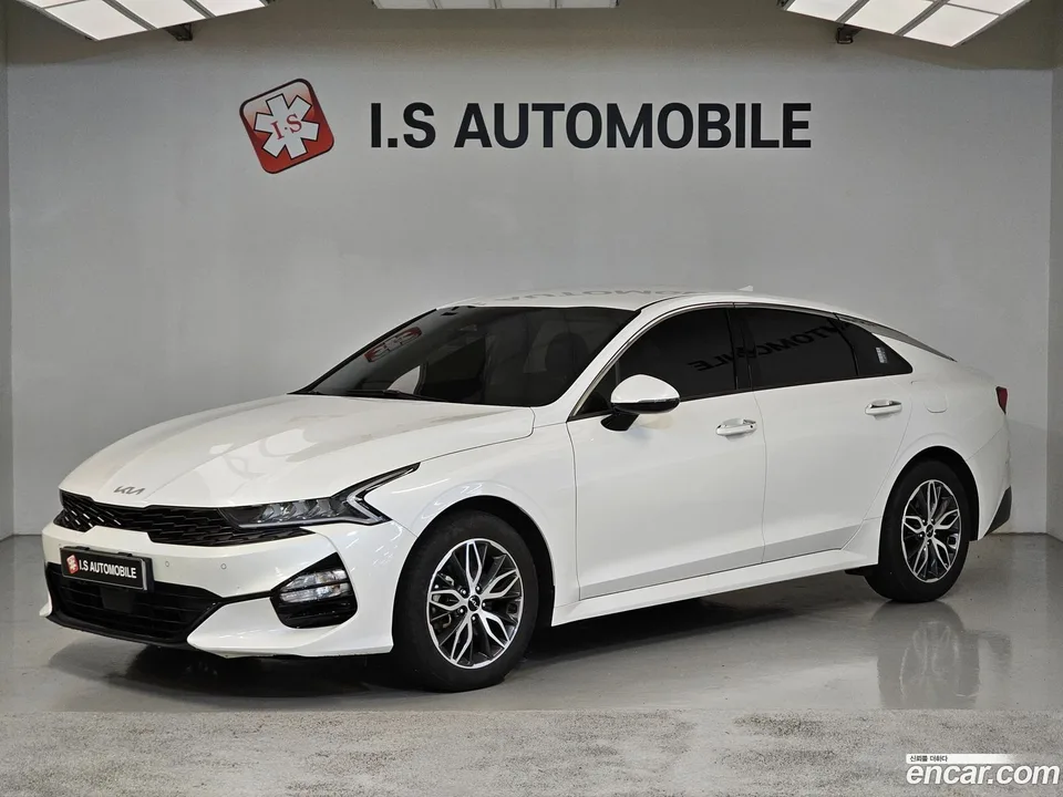 Kia K5 2.0 2023 — фото 1, купить с доставкой в Москву