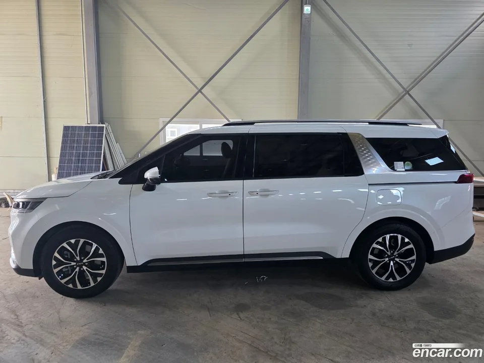 Kia Carnival 9 2022 — thumbnail 5