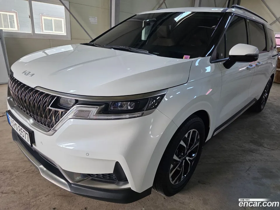 Kia Carnival 9 2022 — photo 1, buy with delivery to Moscow