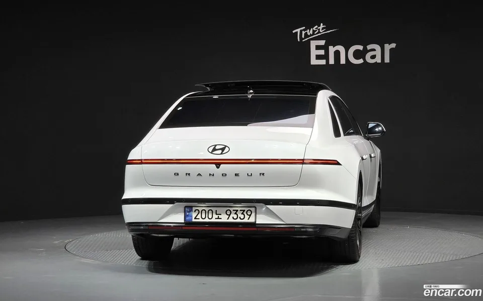 Hyundai Grandeur Hybrid 2023 — thumbnail 4