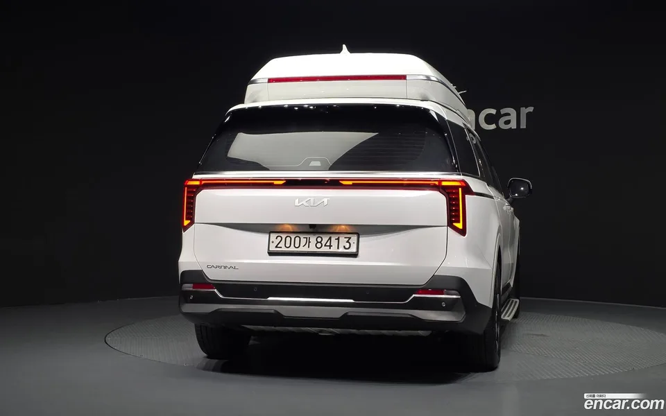 Kia Carnival 7 2024 — thumbnail 4