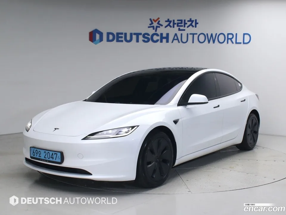 Tesla Model 3 AWD 2024 — photo 1, buy with delivery to Moscow