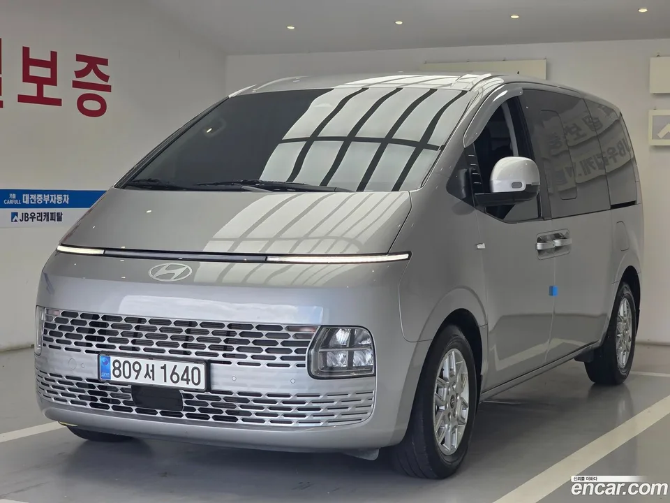 Hyundai Staria L3.5 5 2024 — thumbnail 3