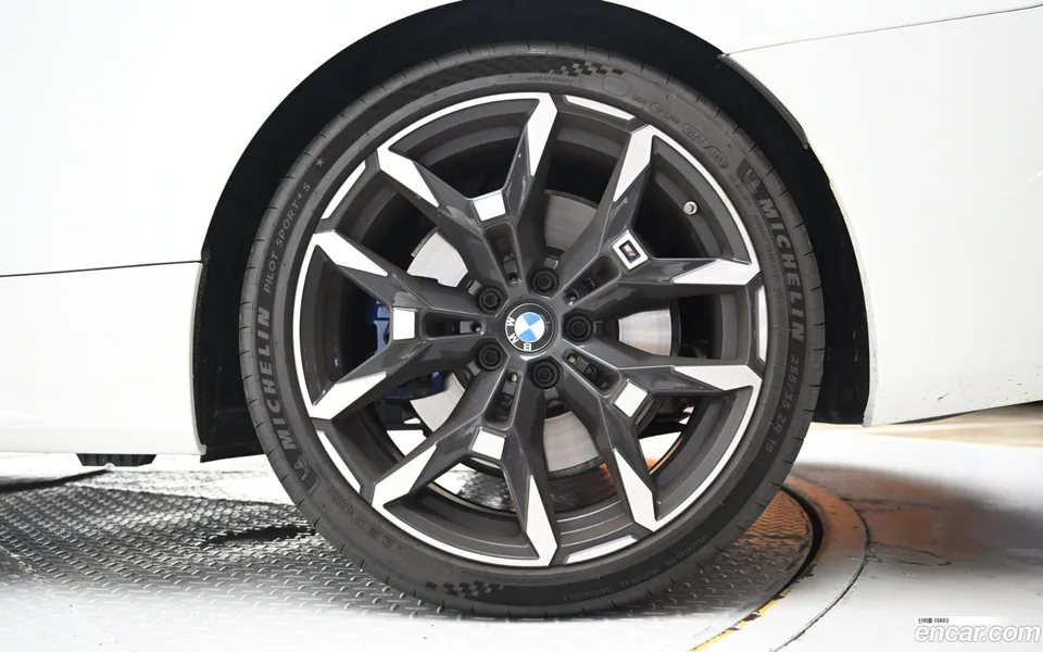 BMW 4 Series 420i M 2025 — thumbnail 5