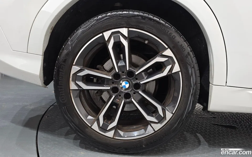BMW X2 xDrive 20i M 2024 — thumbnail 2