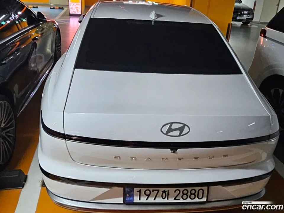 Hyundai Grandeur Hybrid 2024 — миниатюра 4