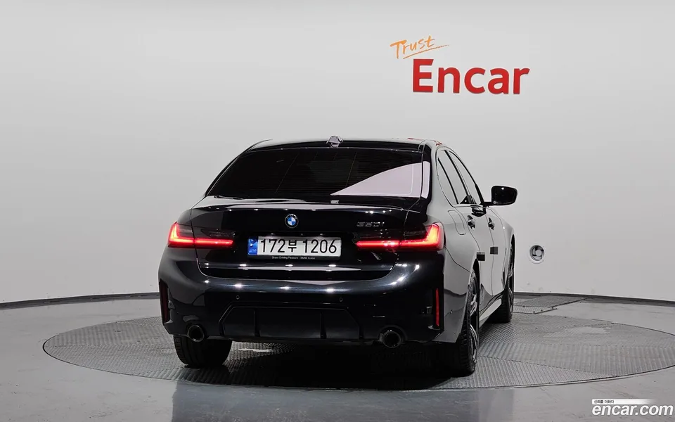 BMW 3 Series 320i M 2022 — thumbnail 4