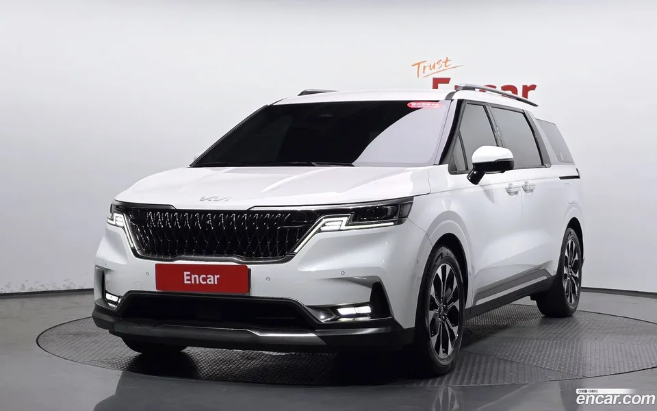 Kia Carnival 9 2022 — photo 1, buy with delivery to Moscow