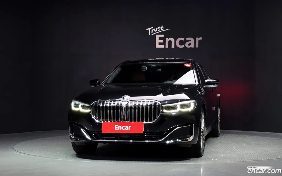 BMW 7 Series 740Li xDrive 2022 — thumbnail 3