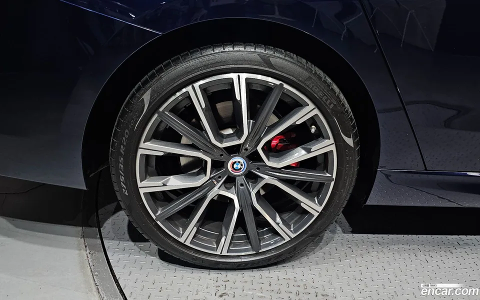 BMW 6 Series GT 630i xDrive M 2024 — thumbnail 2