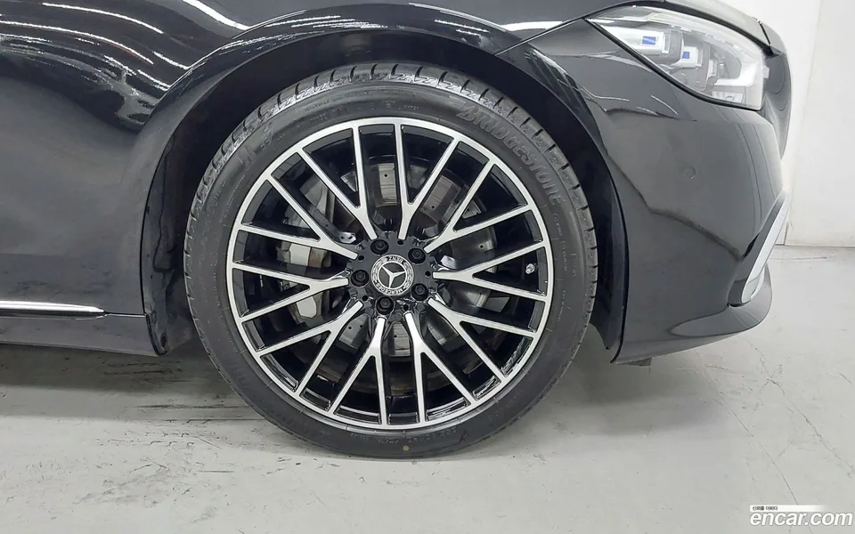 Mercedes-Benz S-Class S580L 4MATIC 2023 — thumbnail 5