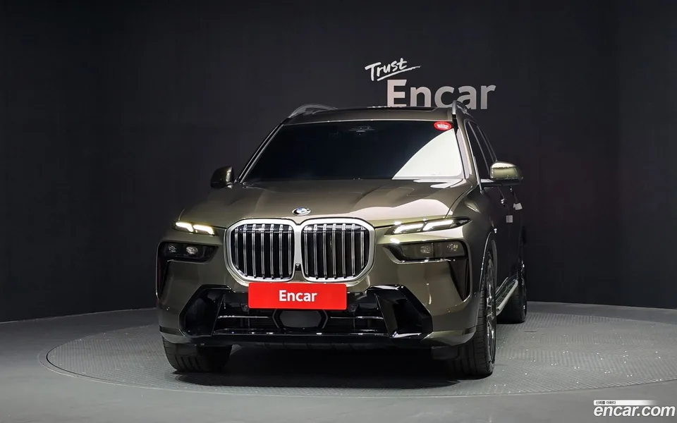 BMW X7 xDrive 40i M 7 2025 — thumbnail 3
