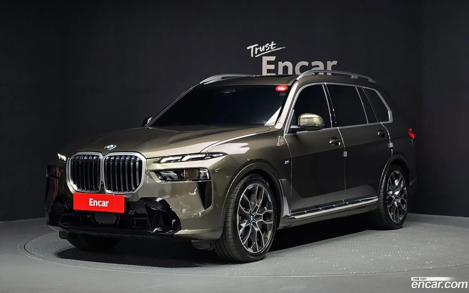 BMW X7 xDrive 40i M 7 2025 — photo 1, buy with delivery to Moscow