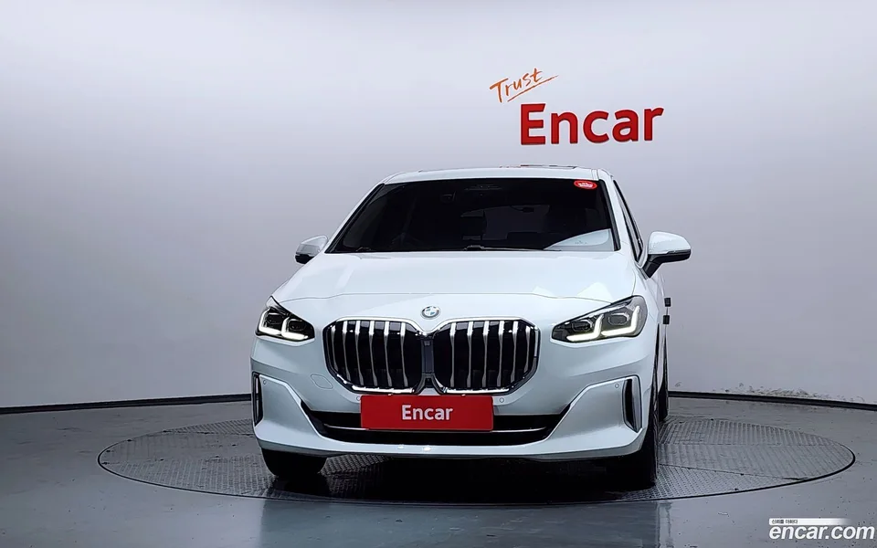 BMW 2 Series Active Tourer 220i 2023 — thumbnail 3
