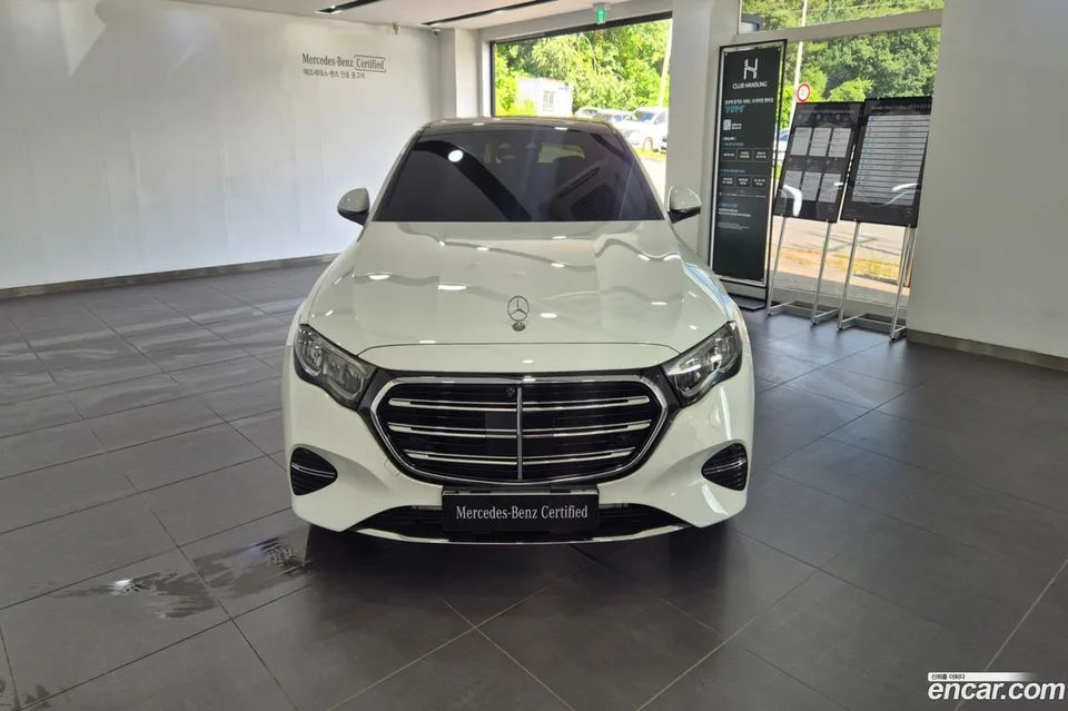 Mercedes-Benz E-Class E220d 4MATIC 2024 — thumbnail 3