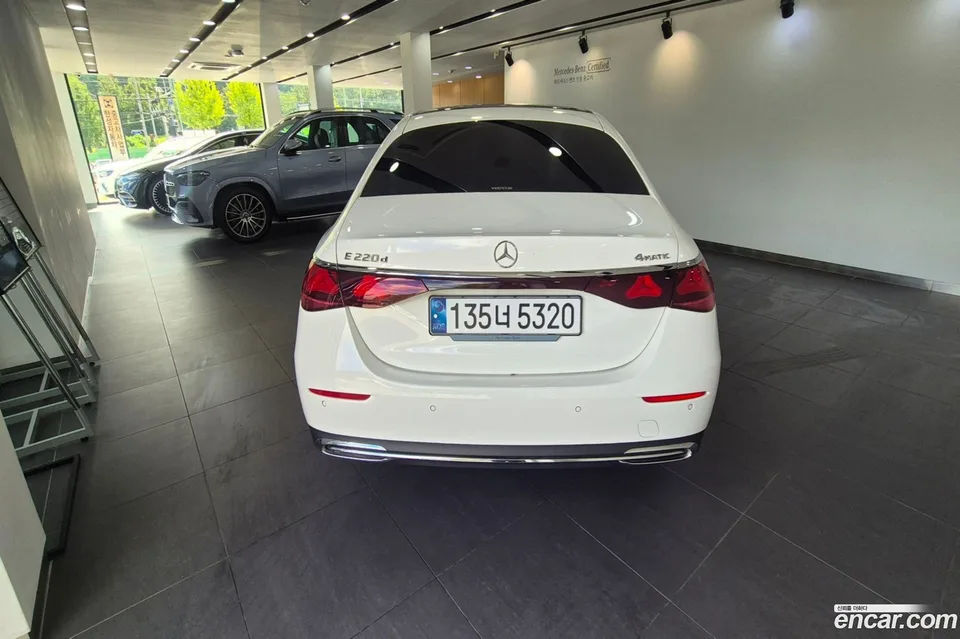 Mercedes-Benz E-Class E220d 4MATIC 2024 — thumbnail 4