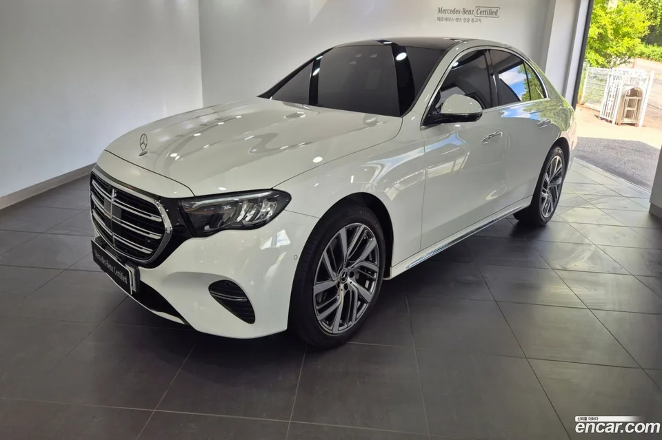 Mercedes-Benz E-Class E220d 4MATIC 2024 — photo 1, buy with delivery to Moscow