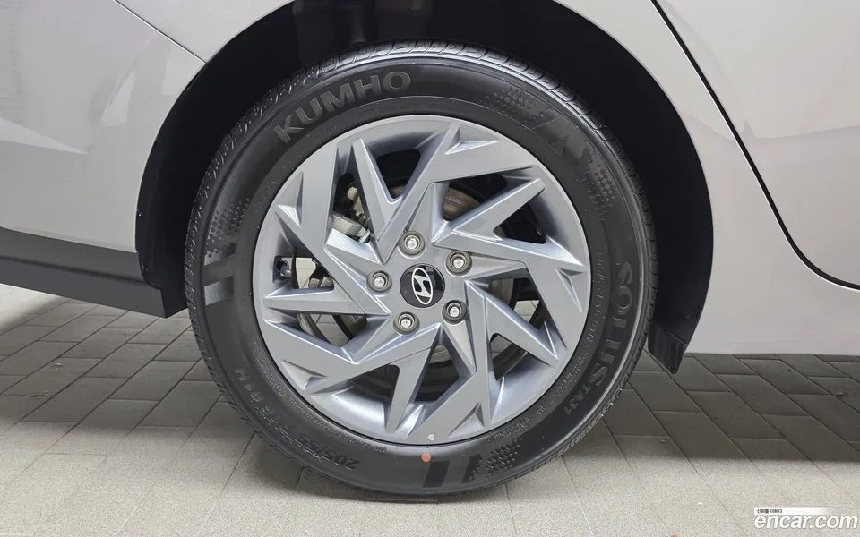 Hyundai Avante CN7 1.6 2023 — thumbnail 2