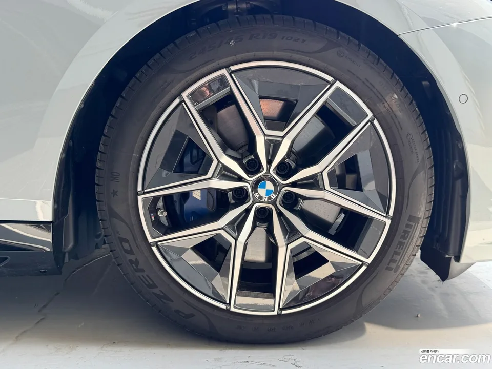 BMW i5 eDrive 40 M 2026 — thumbnail 2