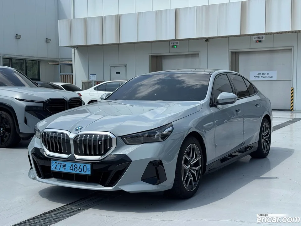 BMW i5 eDrive 40 M 2026 — photo 1, buy with delivery to Moscow