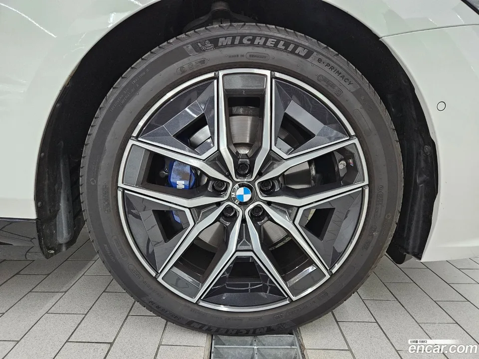 BMW 5 Series 523d M 2025 — thumbnail 5