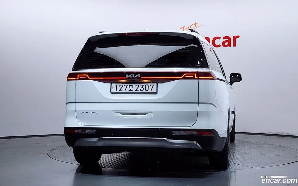 Kia Carnival 9 2022 — thumbnail 4
