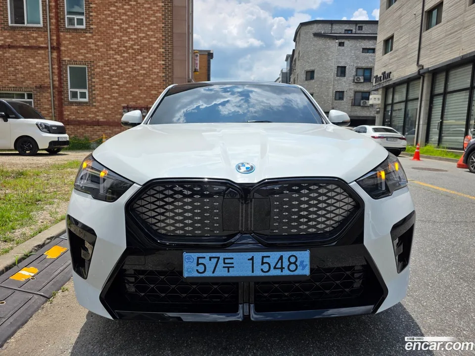 BMW iX2 eDrive 20 M 2026 — photo 1, buy with delivery to Moscow