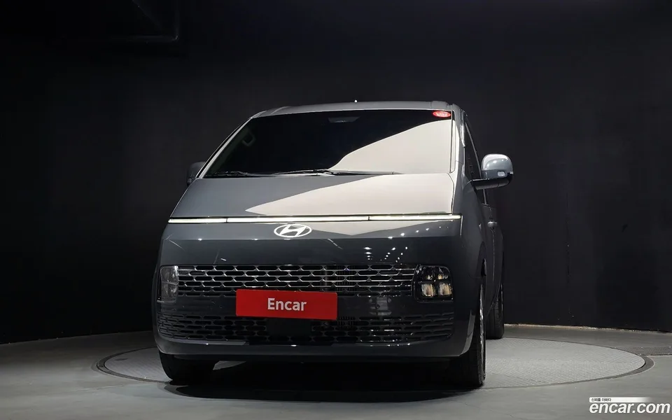 Hyundai Staria 3 2025 — thumbnail 3