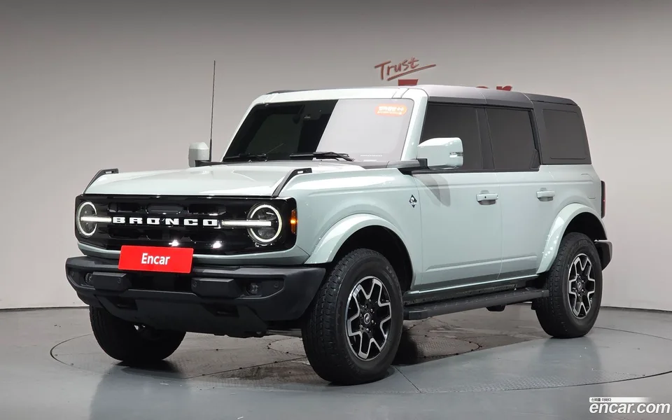 Ford Bronco 2.7 2023 — фото 1, купить с доставкой в Москву