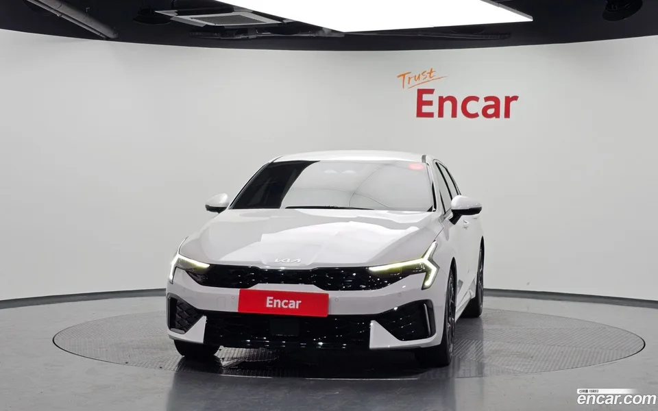 Kia K5 2.0 2023 — thumbnail 3