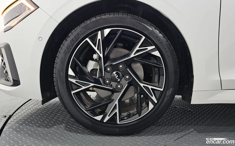Kia K5 2.0 2023 — thumbnail 5