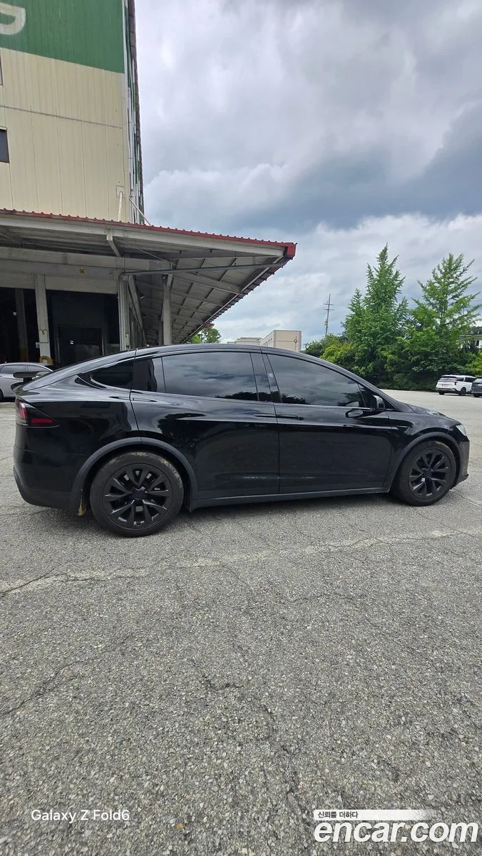 Tesla Model X 2023 — thumbnail 3