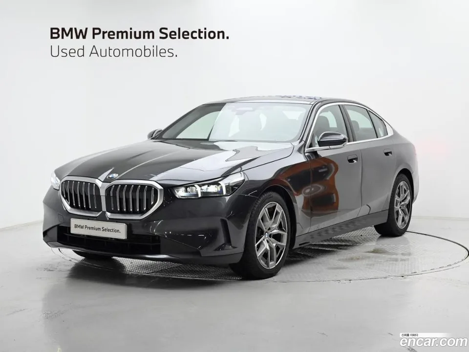 BMW 5 Series 523d 2025 — photo 1, buy with delivery to Moscow