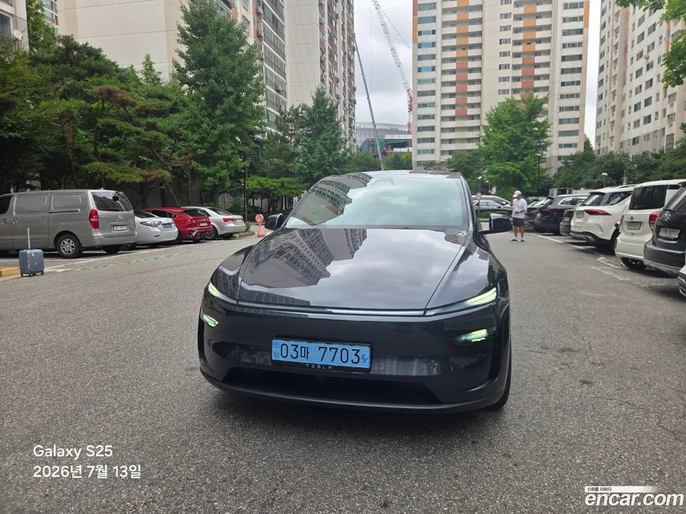 Tesla Model Y AWD 2026 — photo 1, buy with delivery to Moscow