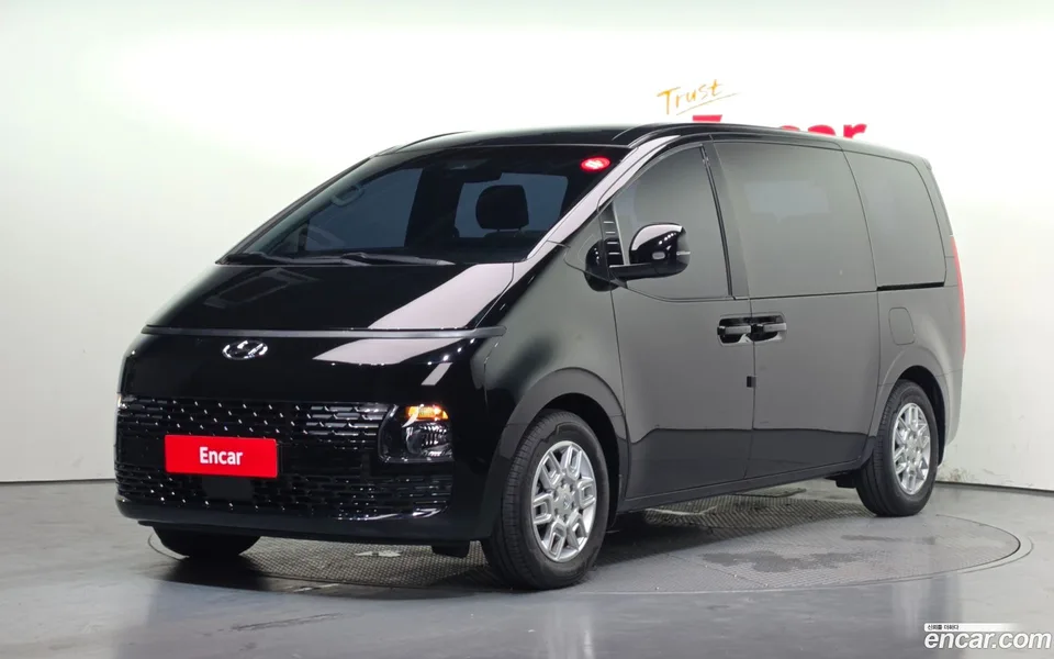 Hyundai Staria 11 2022 — photo 1, buy with delivery to Moscow