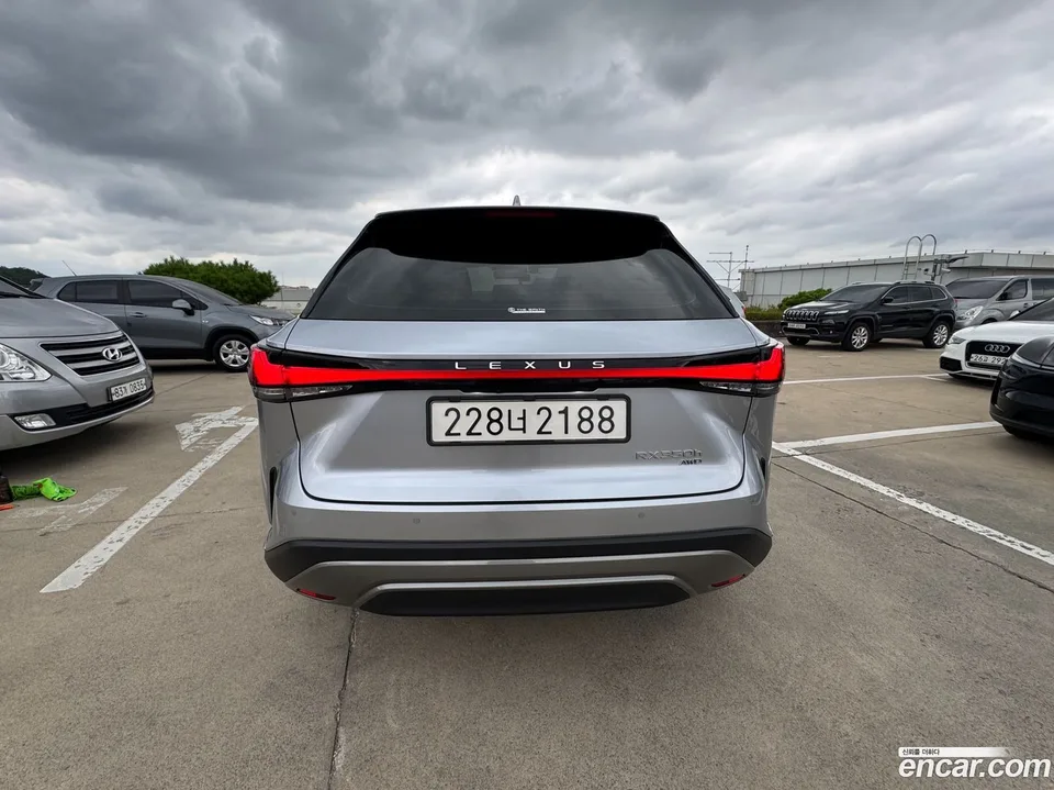 Lexus RX 350h 2025 — thumbnail 4