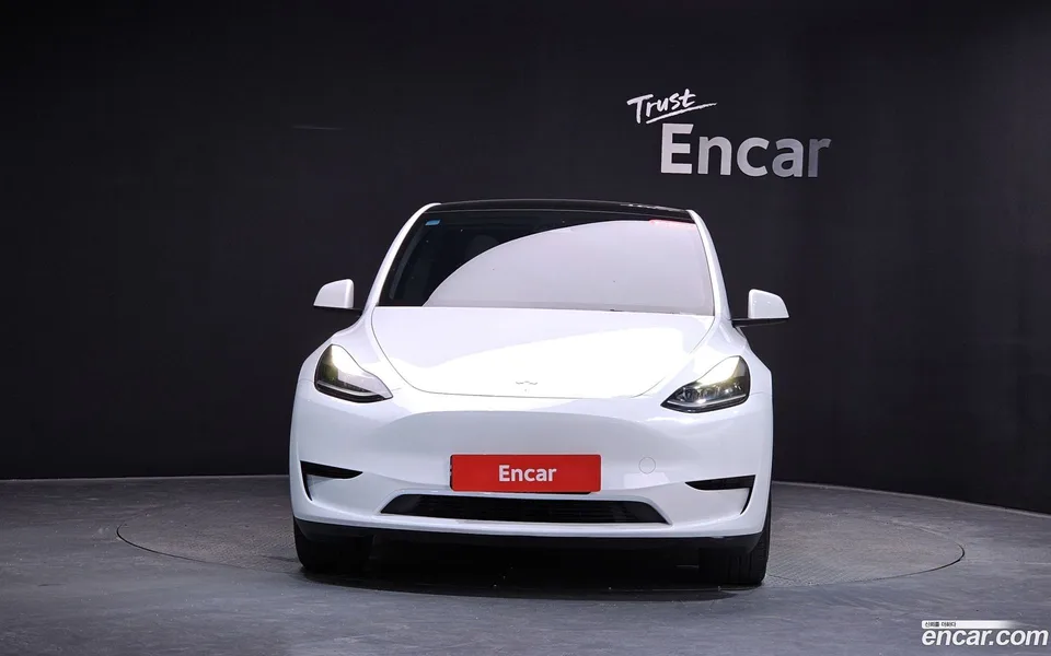 Tesla Model Y RWD 2024 — thumbnail 3