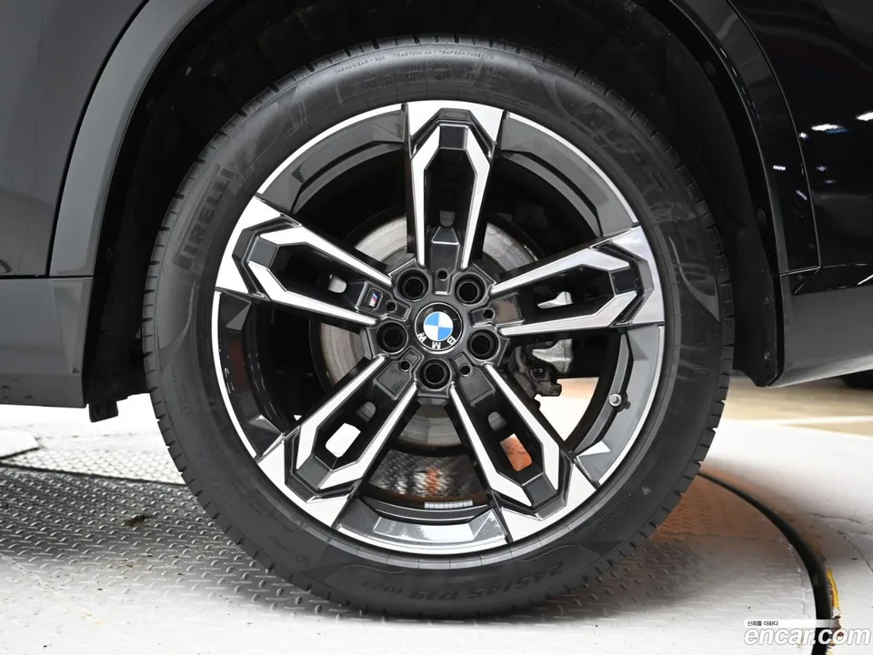 BMW X1 xDrive 20i M 2026 — thumbnail 2