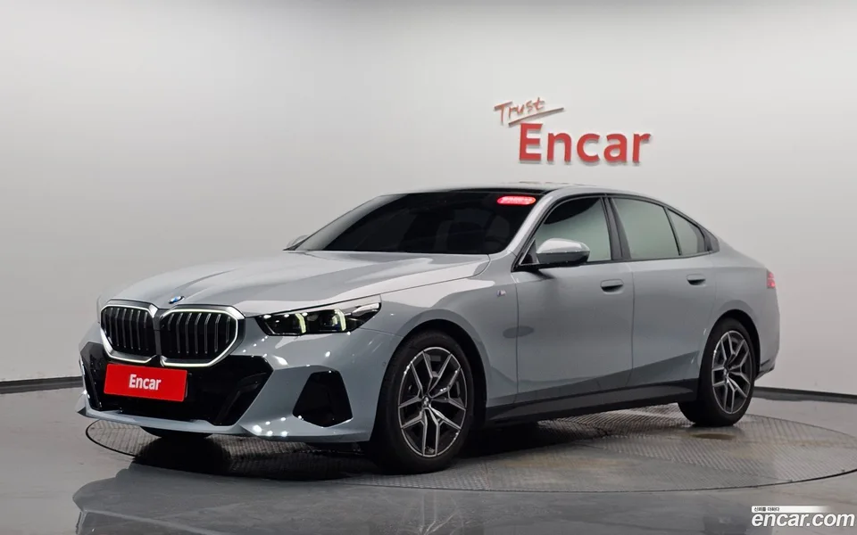 BMW 5 Series 520i M 2024 — photo 1, buy with delivery to Moscow