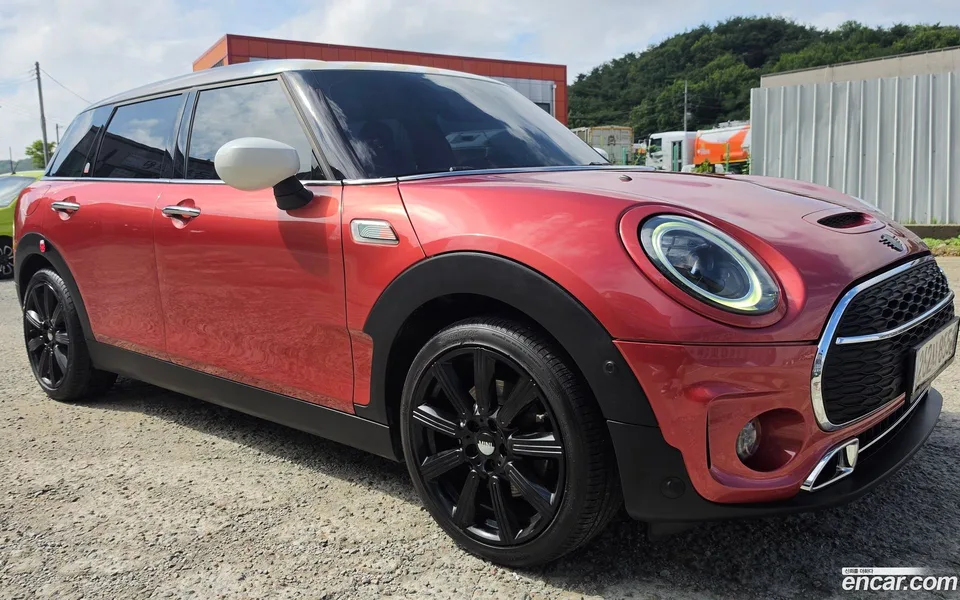 MINI Cooper S Clubman 2023 — photo 1, buy with delivery to Moscow