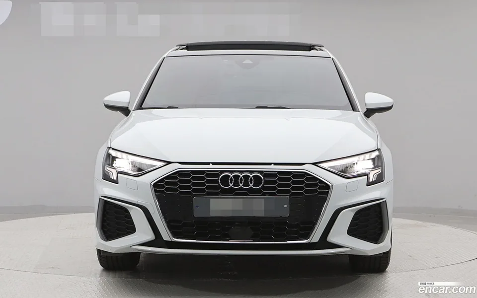 Audi A3 40 TFSI 2023 — thumbnail 3