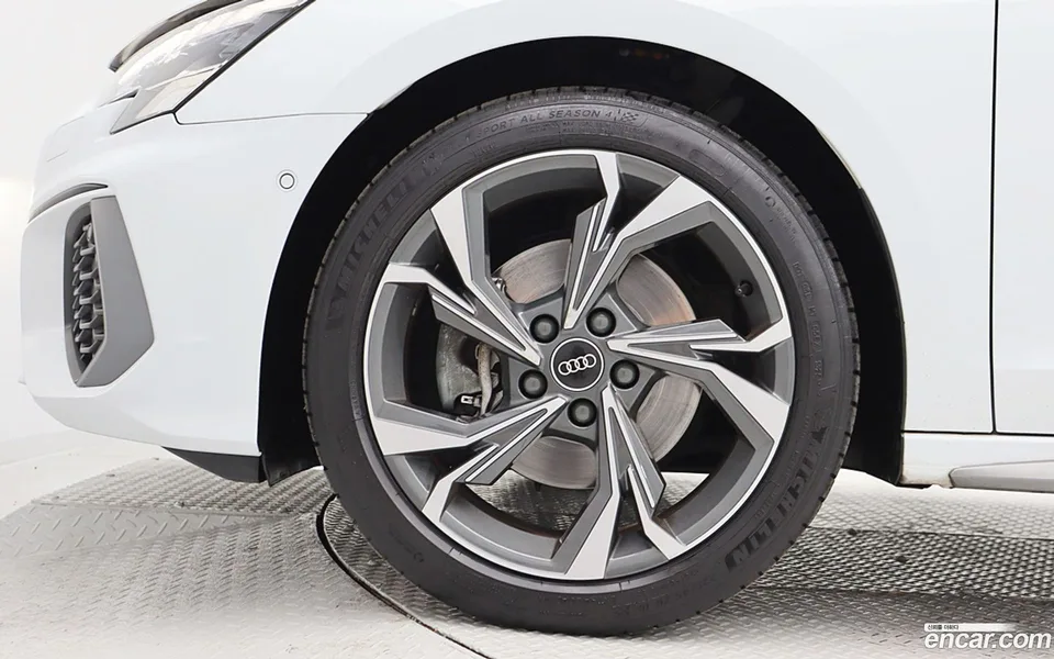 Audi A3 40 TFSI 2023 — thumbnail 5