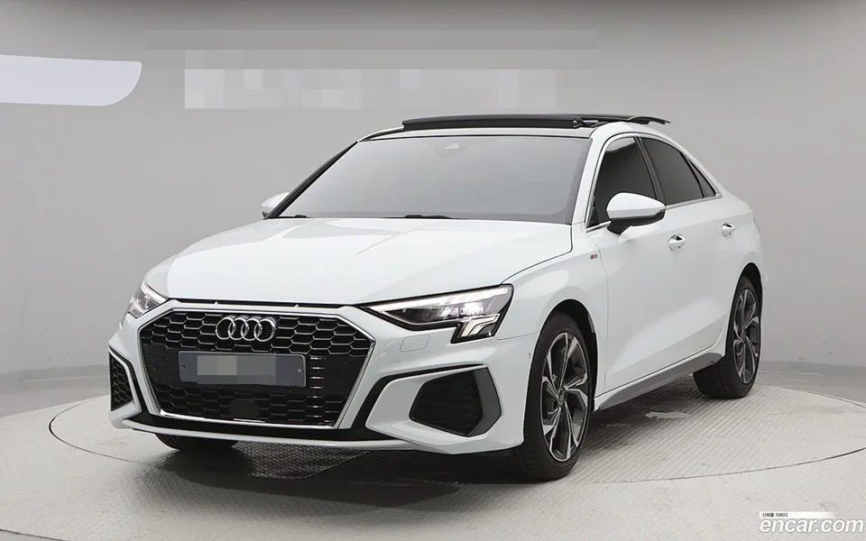 Audi A3 40 TFSI 2023 — photo 1, buy with delivery to Moscow