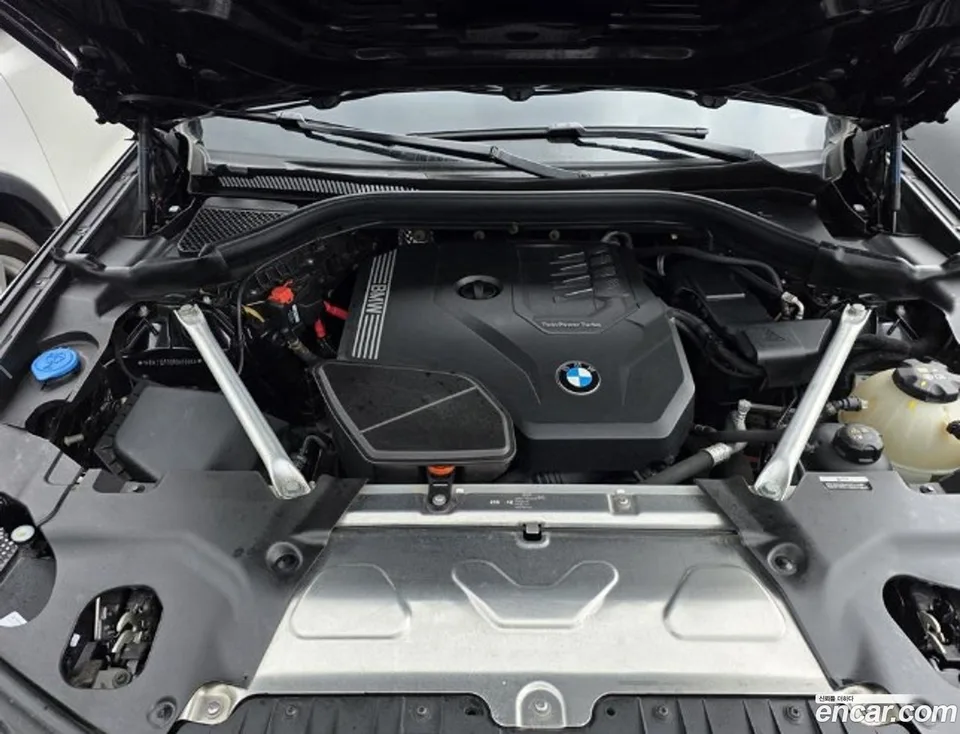 BMW X4 xDrive20i M 2023 — thumbnail 3