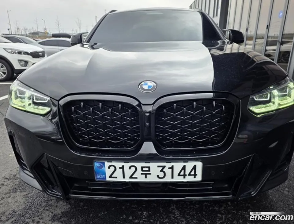 BMW X4 xDrive20i M 2023 — photo 1, buy with delivery to Moscow