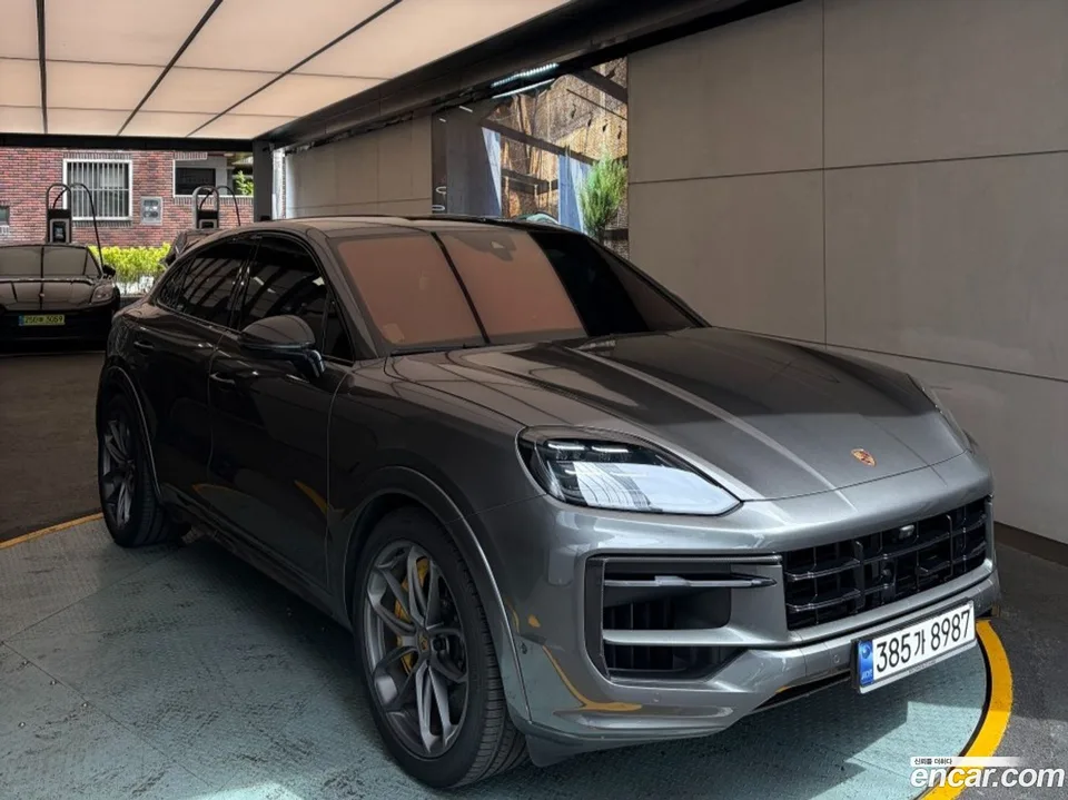 Porsche Cayenne 4.0 GTS 2024 — photo 1, buy with delivery to Moscow