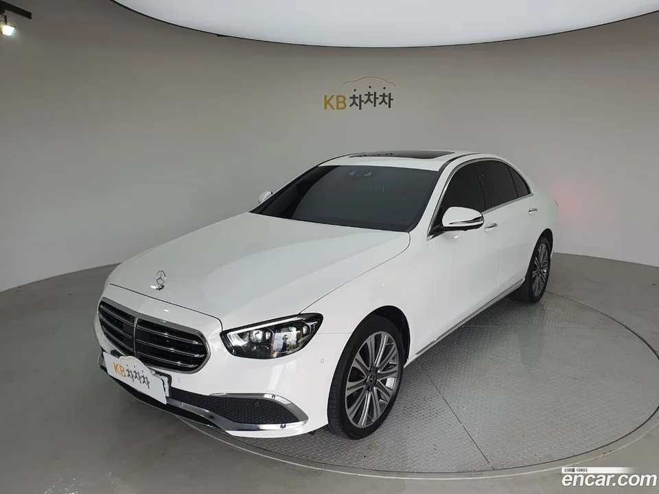 Mercedes-Benz E-Class E350 4MATIC 2023 — thumbnail 3