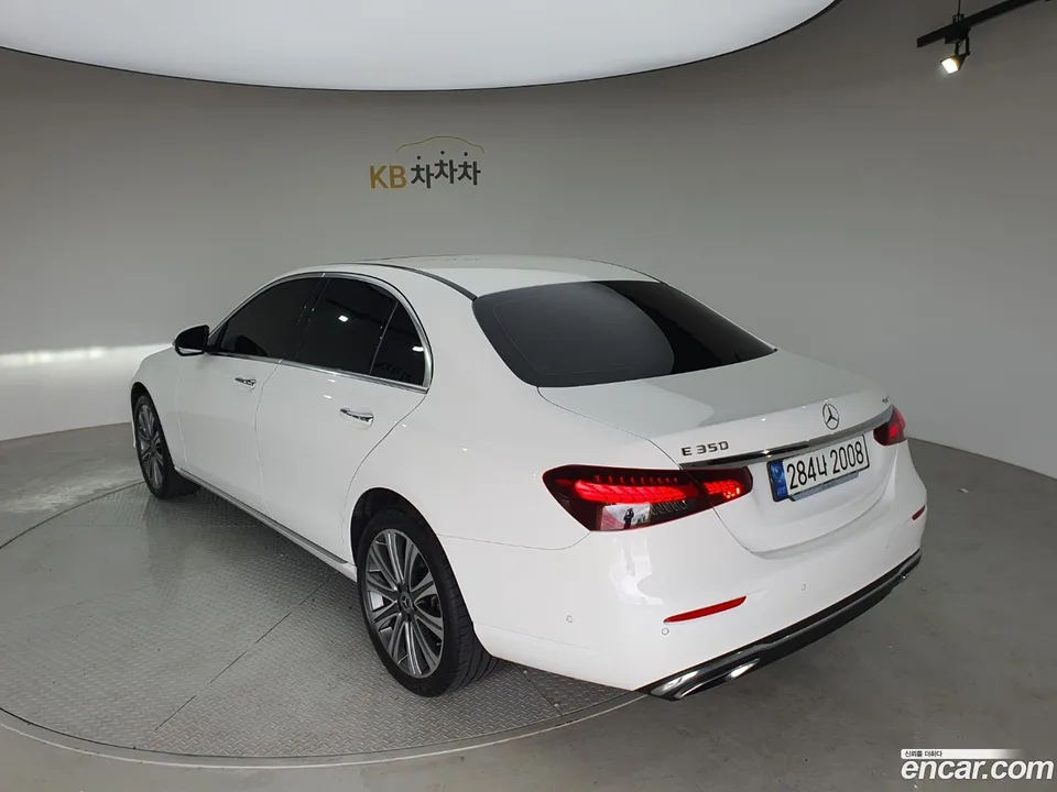 Mercedes-Benz E-Class E350 4MATIC 2023 — thumbnail 4