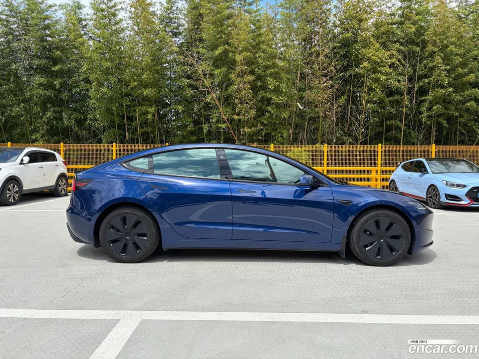Tesla Model 3 AWD 2024 — thumbnail 2
