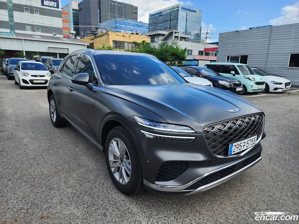 Genesis GV70 2.5T AWD 2025 — photo 1, buy with delivery to Moscow